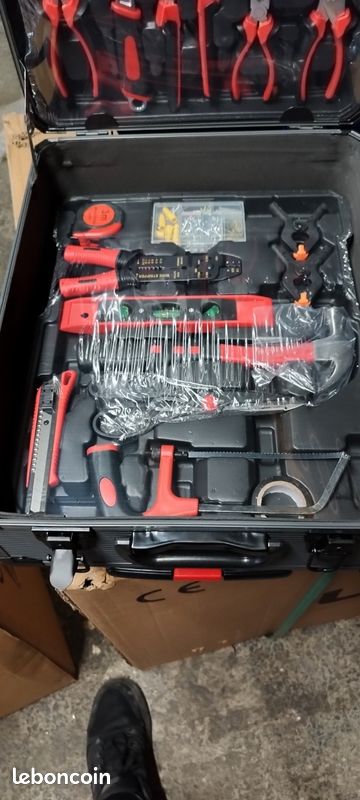 Valise outillée - 17